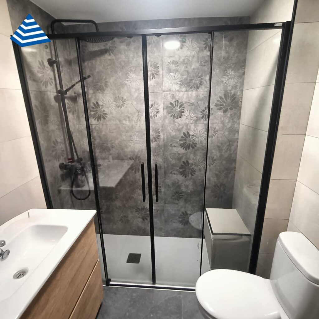 Reforma de baño en vivienda particular - Madrid